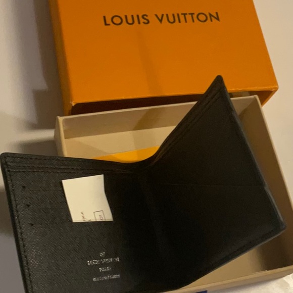 Louis Vuitton. Black single logo multiple wallet. - Picture 3 of 3